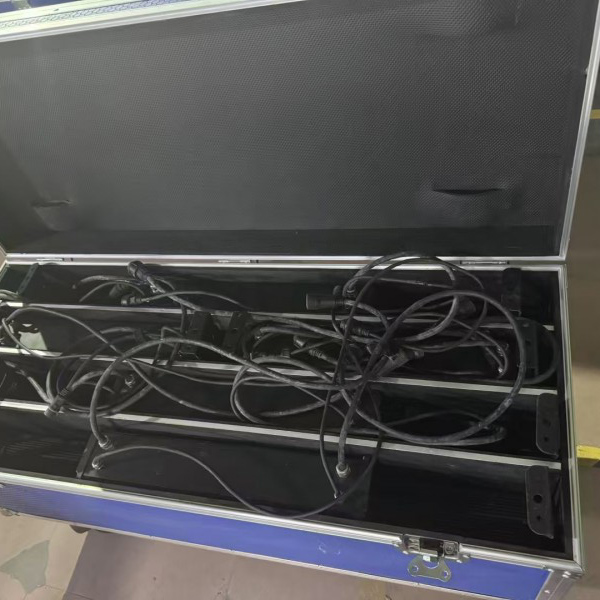 Jakie są różnice między podkładkami ściennymi a lampami liniowymi?​