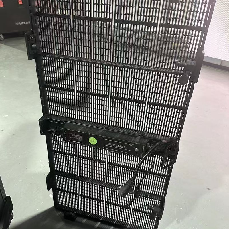 Wodoodporny, przezroczysty ekran zewnętrzny o powierzchni 600 kwadratów P3.91